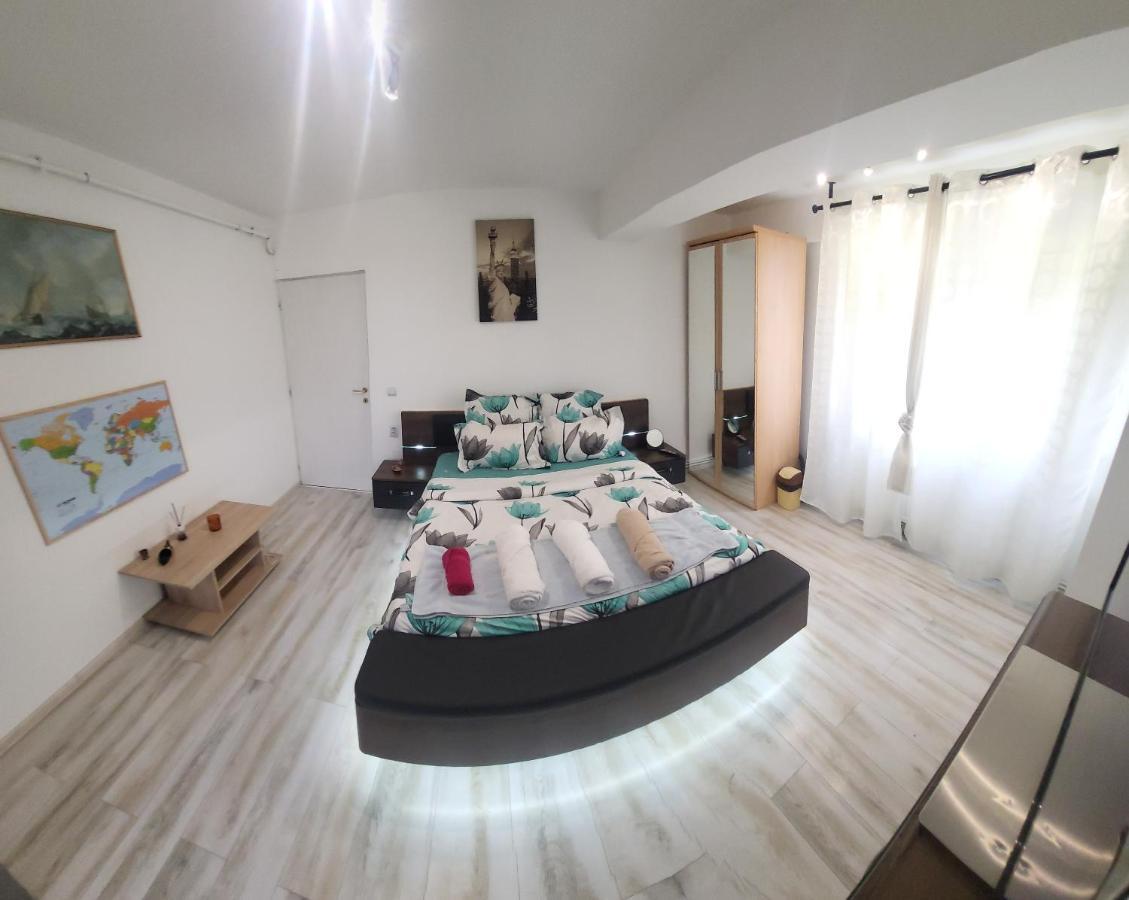 28 Constantin Brancoveanu, Craiovita, Self Check-in Apartment